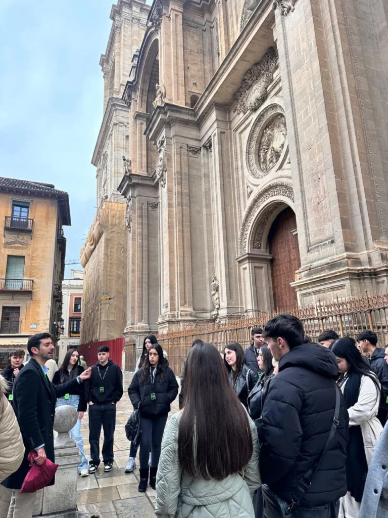 Home grupos escolares 01